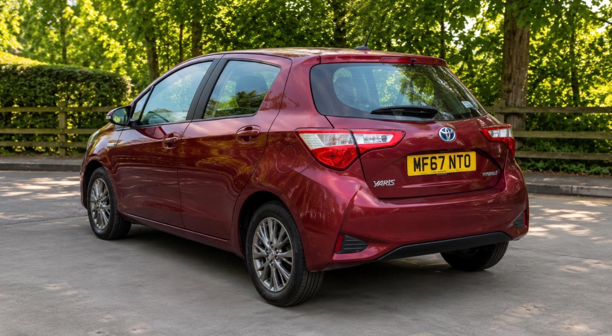 2017 Toyota Yaris — photo 3